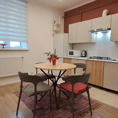 Flat In Close To The Centre Parking, Wifi, Bbq Lviv
